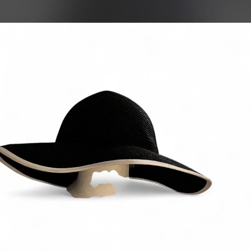 French Girl on Vaca vibes, resort summer hat, Ellen Tracy